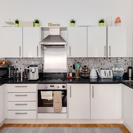 Two Double Bedroom Duplex Flat Londra Exterior foto