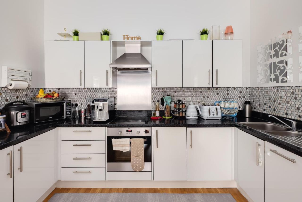 Two Double Bedroom Duplex Flat Londra Exterior foto