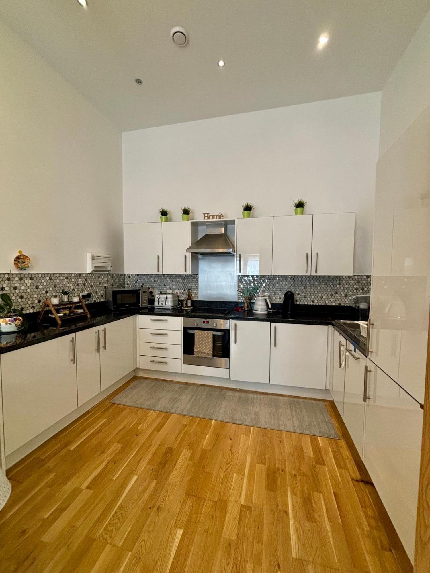 Two Double Bedroom Duplex Flat Londra Exterior foto